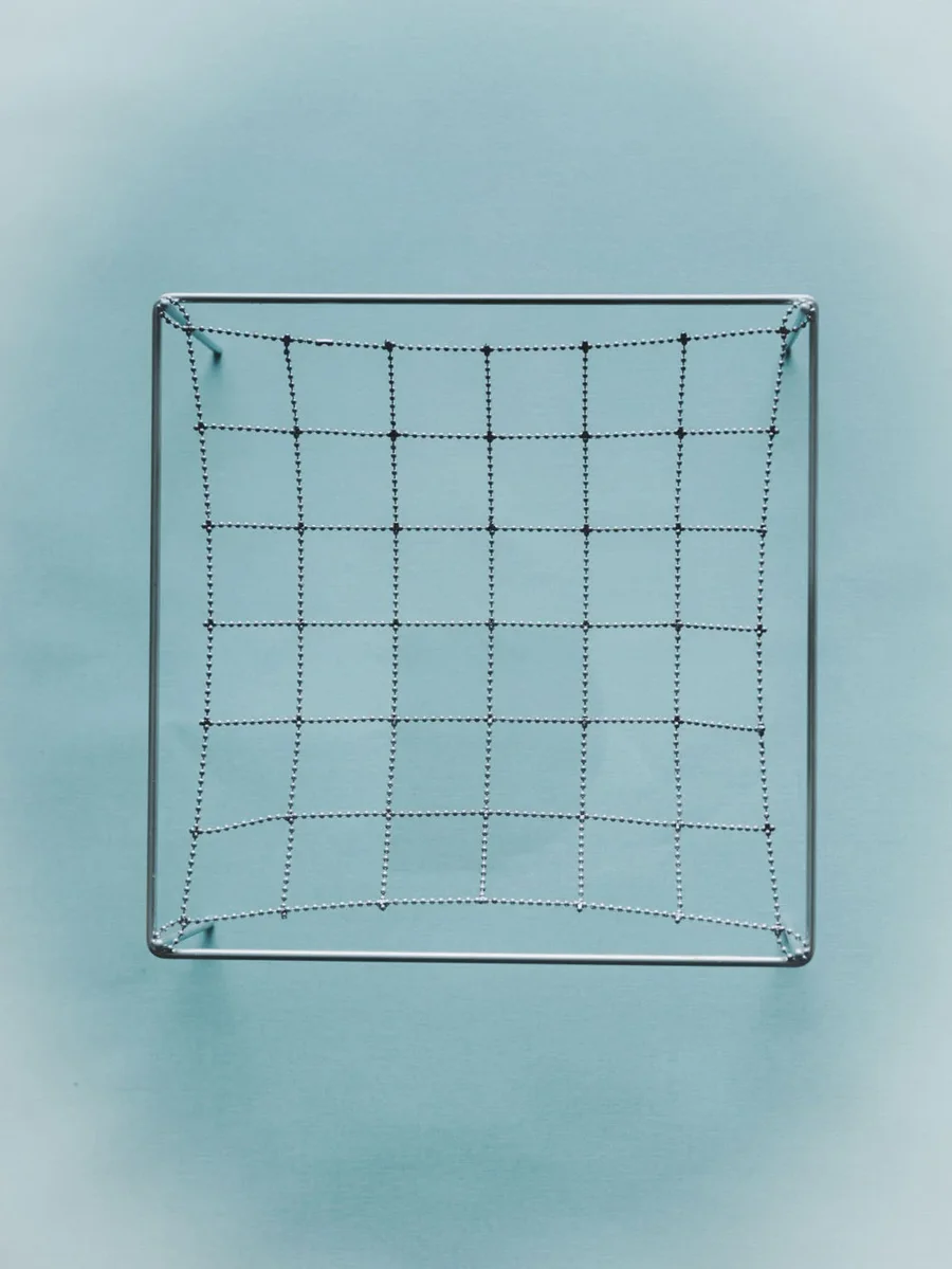 Mesh Vessels fruit bowl, side view, by Júlia Esqué