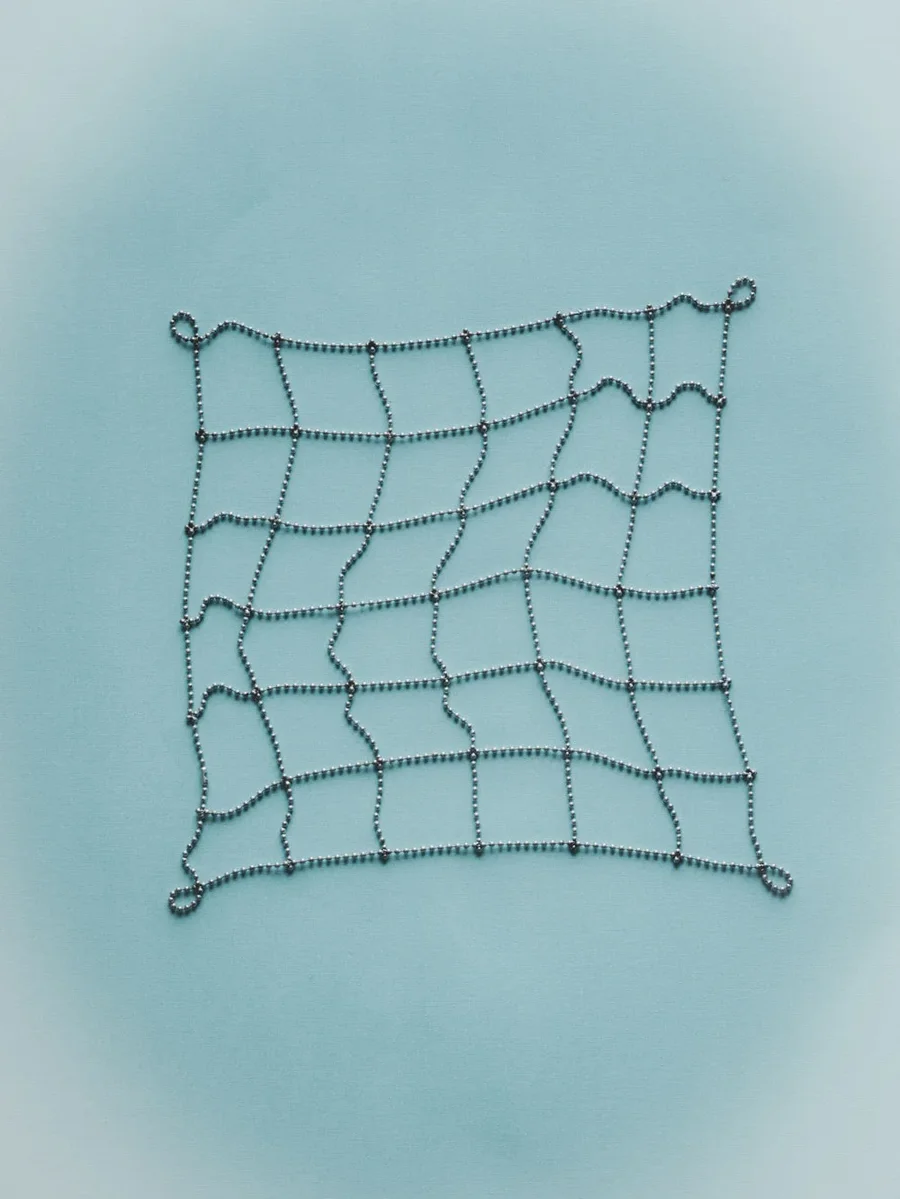 Mesh Vessels fruit bowl, mesh detail, by Júlia Esqué, photo by Enric Badrinas